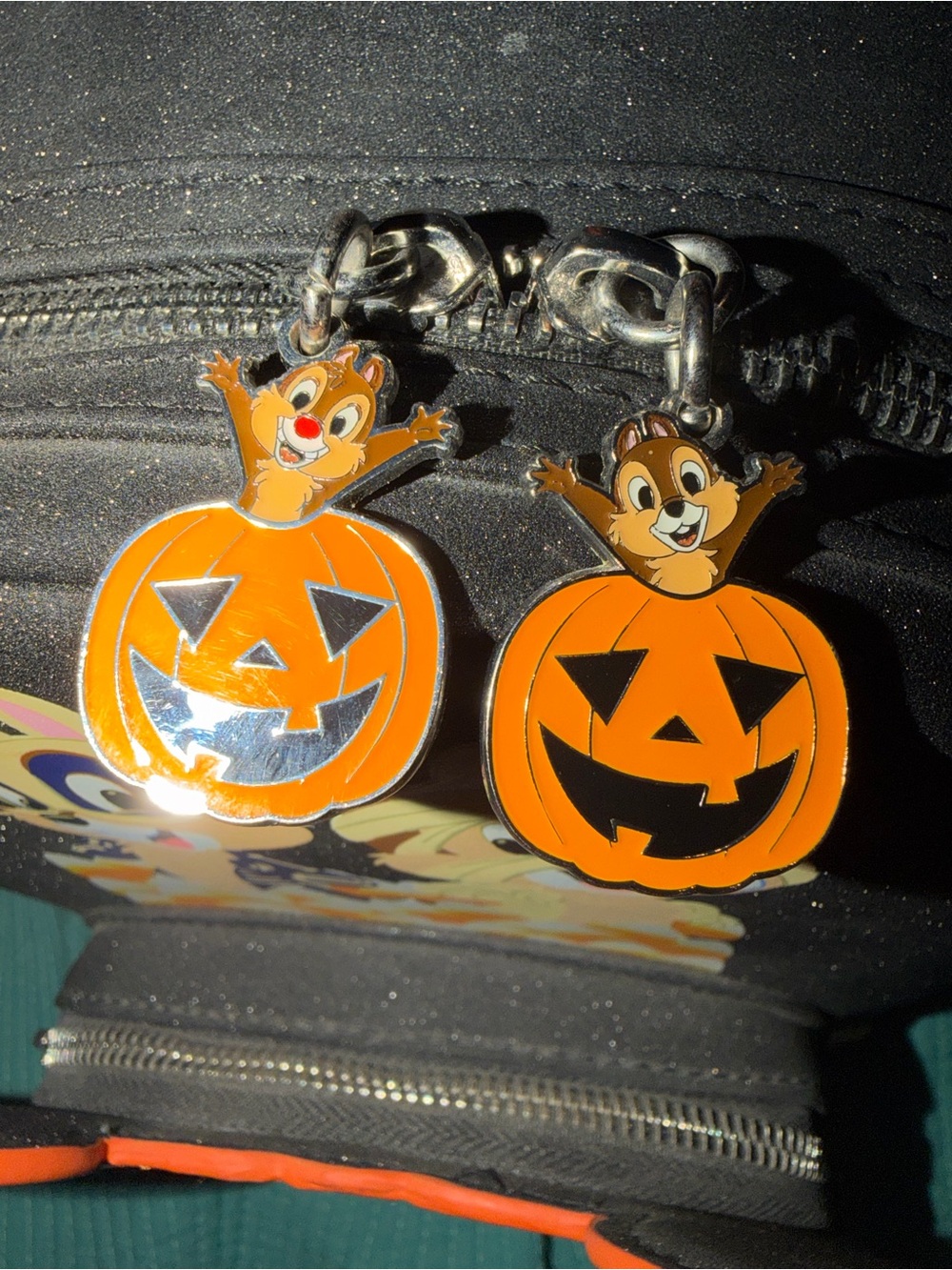 Disney Chip & Dale Glow Halloween Loungefly Mini backpack - Picture 4 of 11